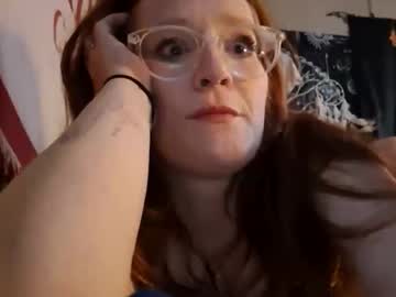 bigtittiedredhe
